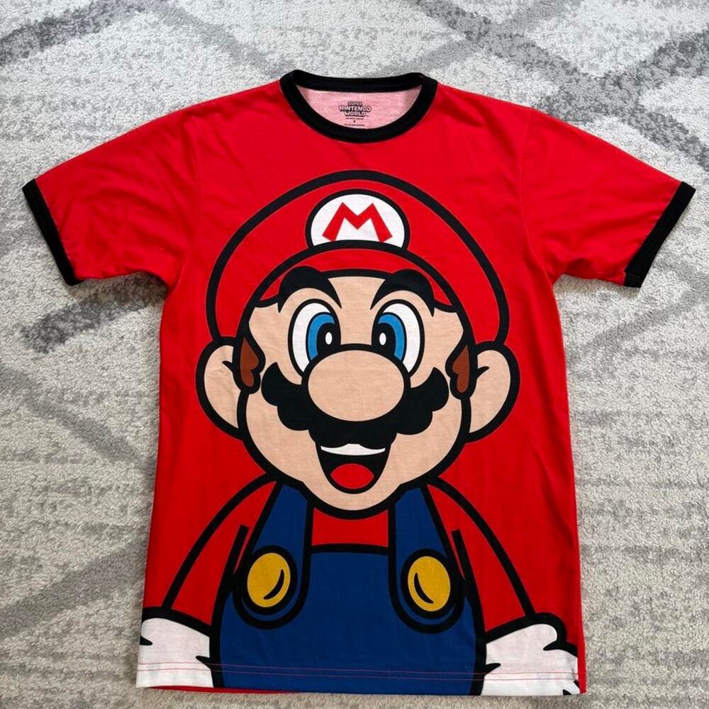 Super Nintendo world Super Mario Bros. Mario AOP red t-shirt Size Small